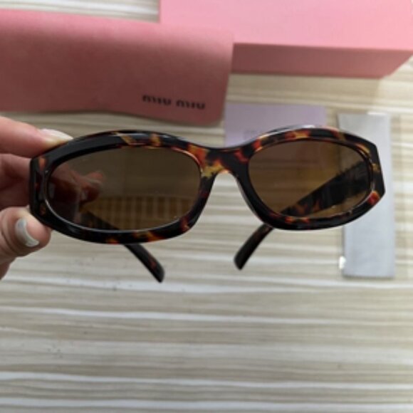 Miu Miu brown sunglasses - Picture 4 of 8